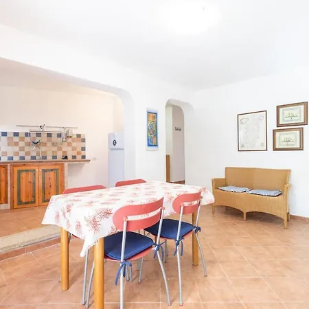 Oasis - 2 Min Walk From Cala Girgolu Appartement